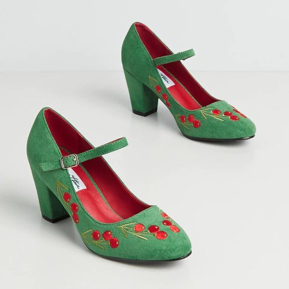 Collectif Shoes - Lulu Hun x Collectif Holly Berry Happiness Ankle Strap Heel NIB